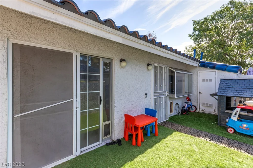 2140 Willowbury Drive, Las Vegas, NV 89108