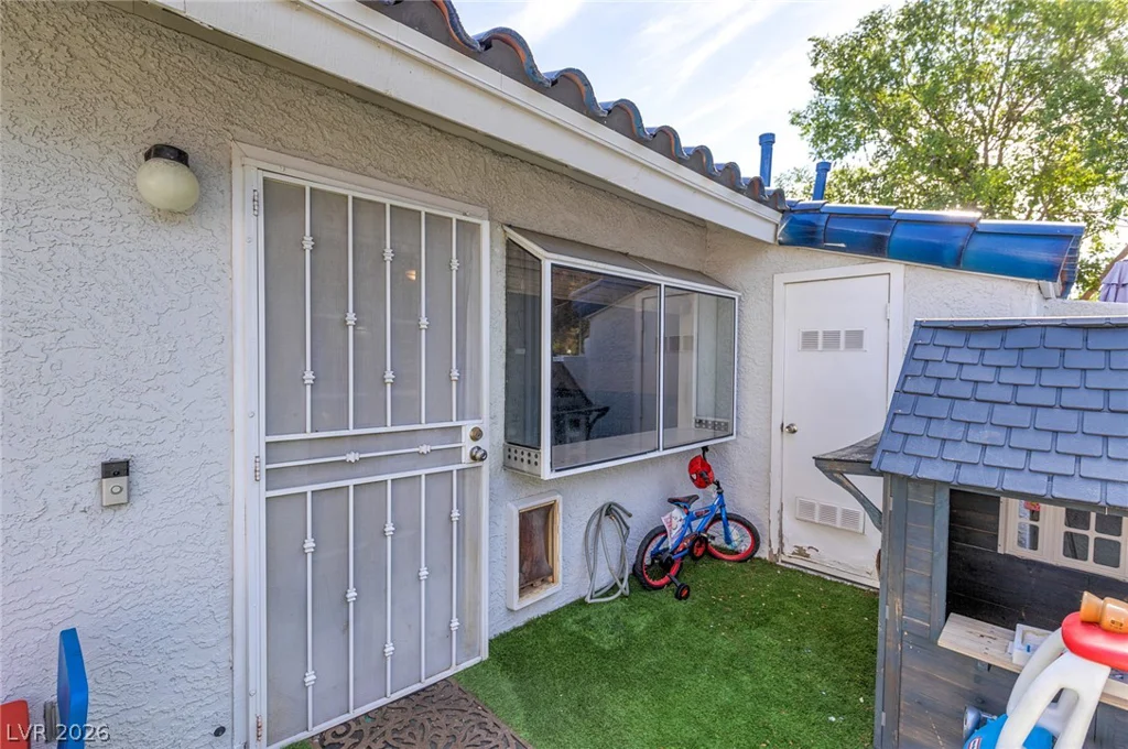 2140 Willowbury Drive, Las Vegas, NV 89108