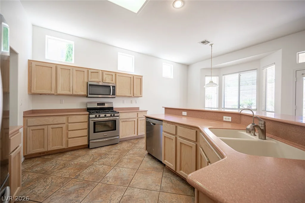 10820 Mission Lakes, Las Vegas, NV 89134