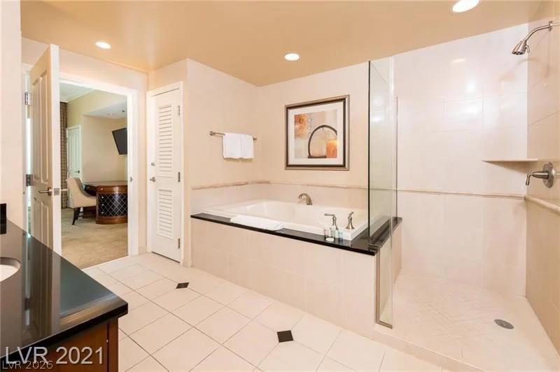 125 Harmon, Las Vegas, NV 89109