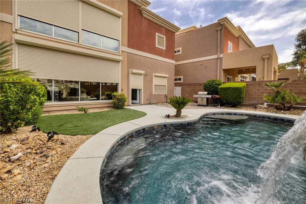 5651 Deer Creek Falls, Las Vegas, NV 89118