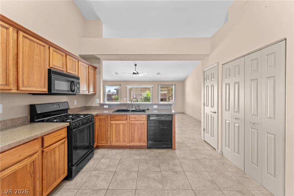 3848 Greenfield Lakes, Las Vegas, NV 89122