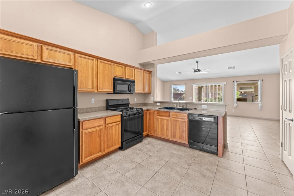 3848 Greenfield Lakes, Las Vegas, NV 89122