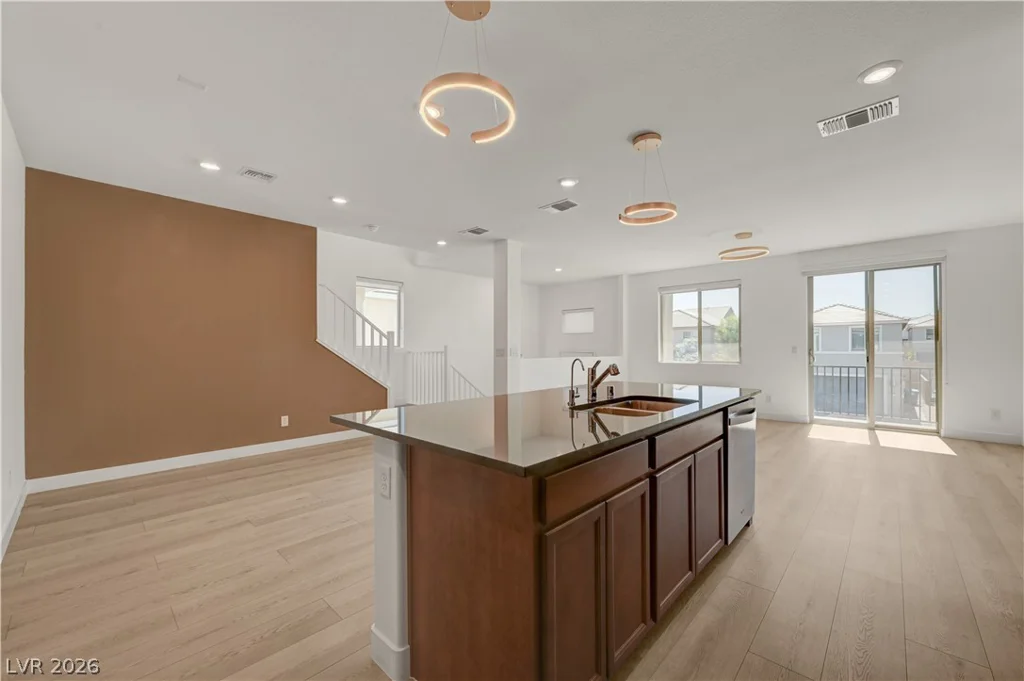 8074 Texas Hills, Las Vegas, NV 89113