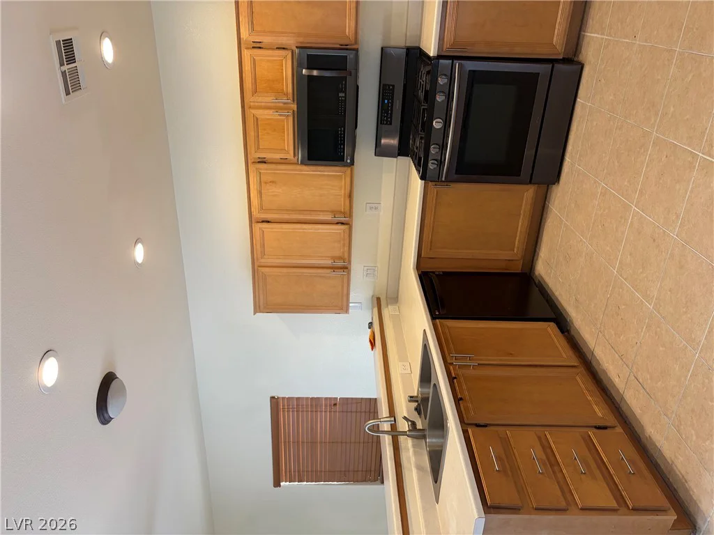 4909 Royal Lake, Las Vegas, NV 89131