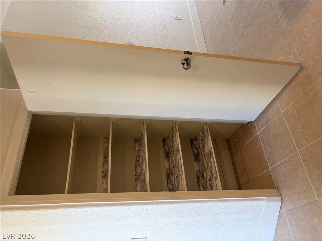 4909 Royal Lake, Las Vegas, NV 89131