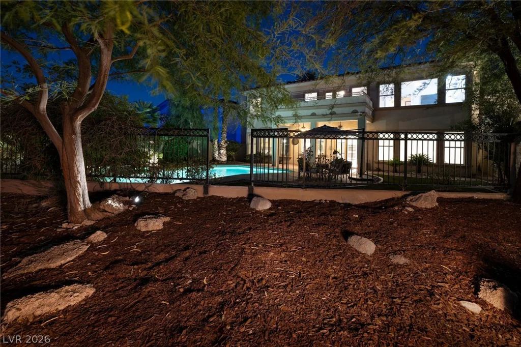 8320 Paseo Vista, Las Vegas, NV 89128