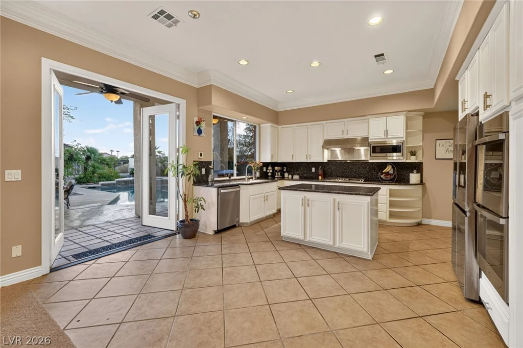 8320 Paseo Vista, Las Vegas, NV 89128