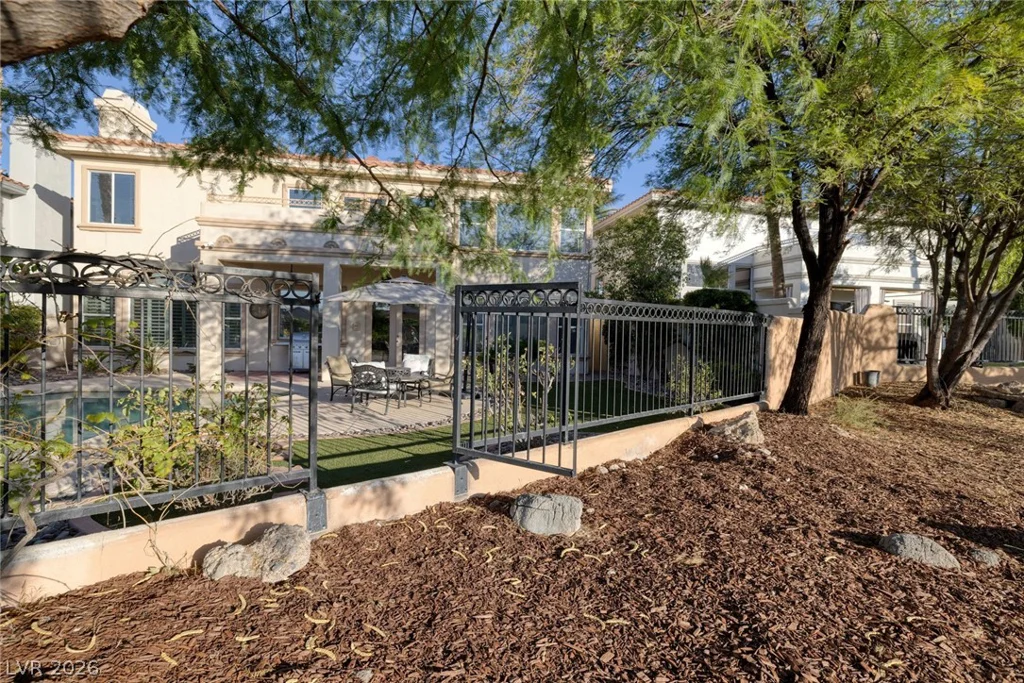 8320 Paseo Vista, Las Vegas, NV 89128