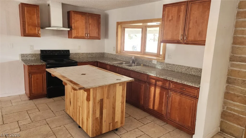 4897 Sawyer, Las Vegas, NV 89108