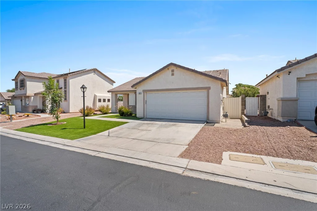 823 Hunters Ridge, North Las Vegas, NV 89032