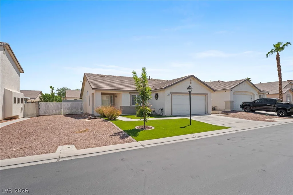 823 Hunters Ridge, North Las Vegas, NV 89032