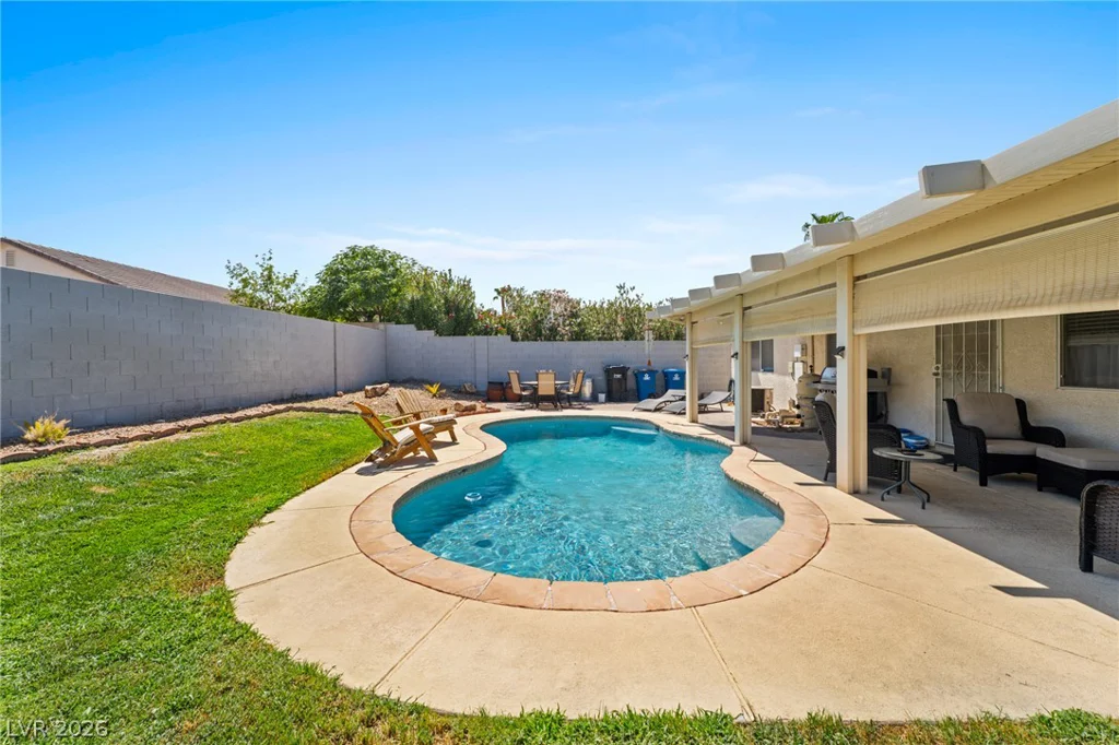 823 Hunters Ridge, North Las Vegas, NV 89032