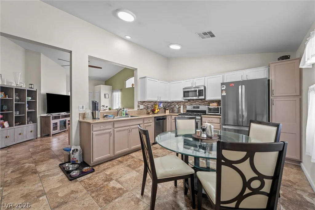 823 Hunters Ridge, North Las Vegas, NV 89032