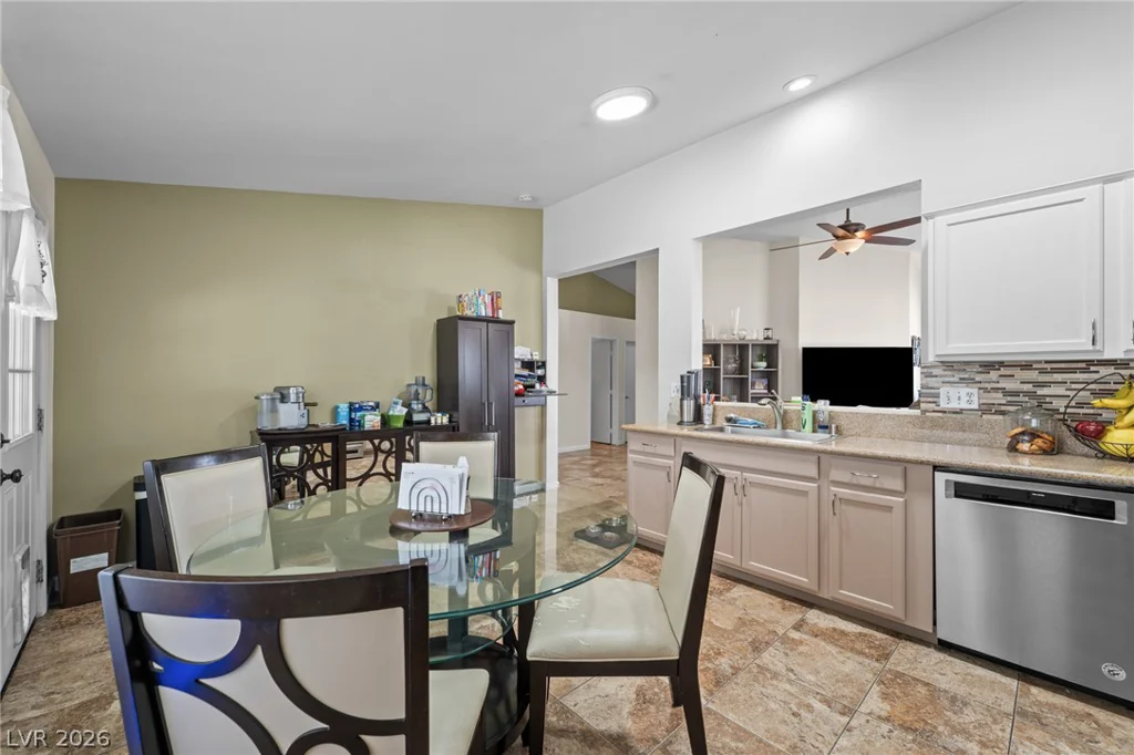 823 Hunters Ridge, North Las Vegas, NV 89032