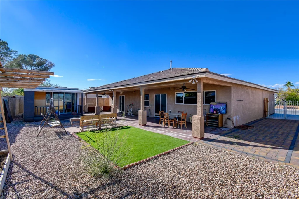 603 Palmhurst, Las Vegas, NV 89145