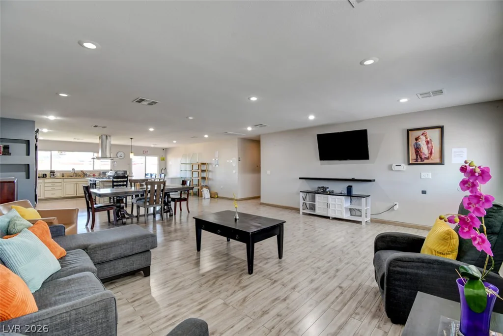 603 Palmhurst, Las Vegas, NV 89145