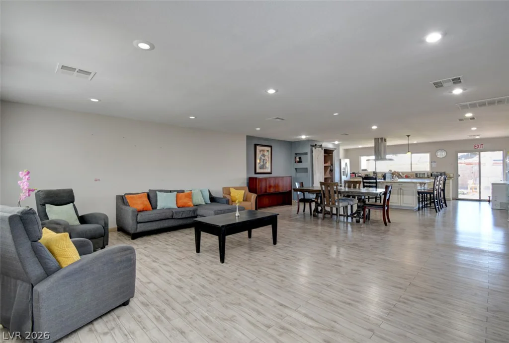 603 Palmhurst, Las Vegas, NV 89145