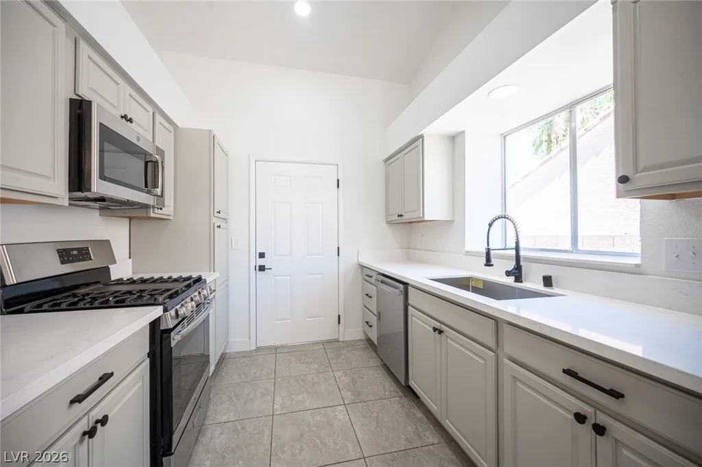 932 Wagon Train, Henderson, NV 89002