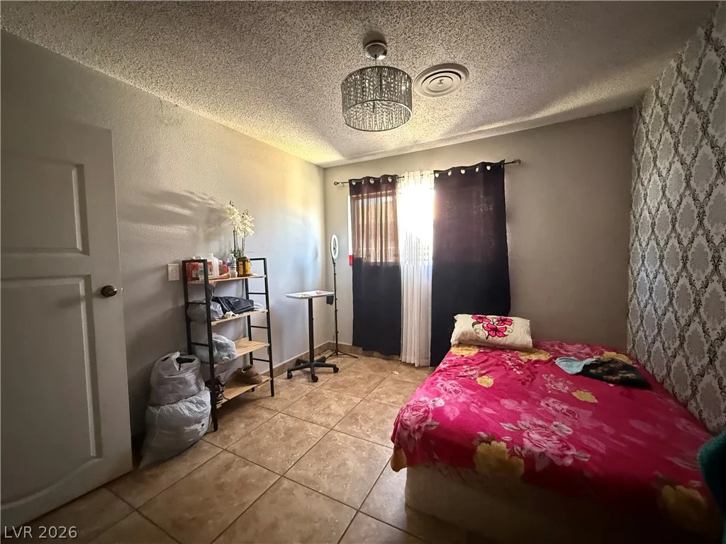 4202 Paramount, Las Vegas, NV 89115