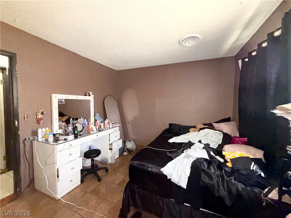4202 Paramount, Las Vegas, NV 89115