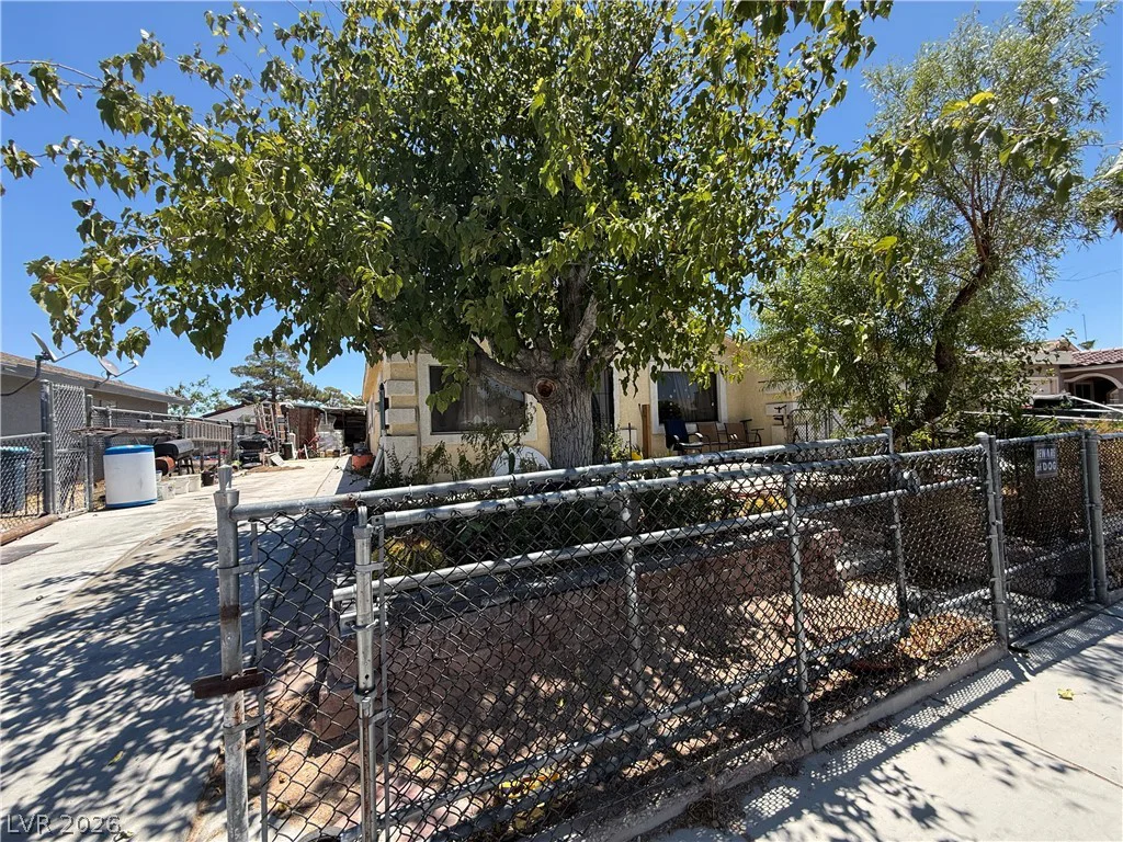 4202 Paramount, Las Vegas, NV 89115