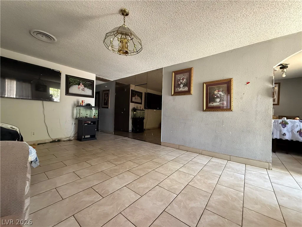 4202 Paramount, Las Vegas, NV 89115