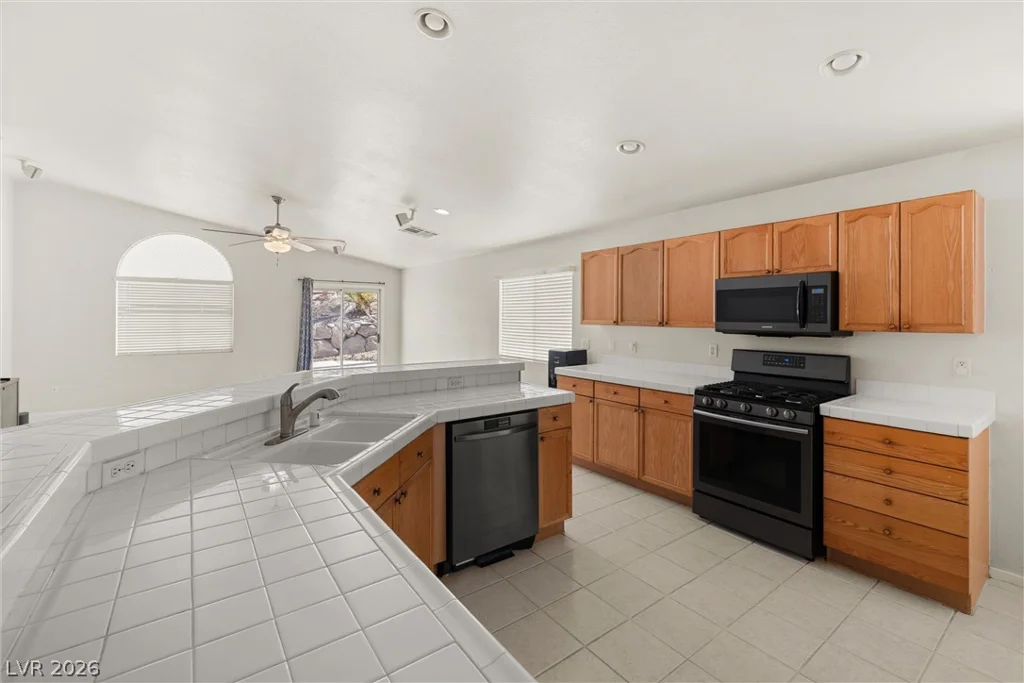 355 Island Reef, Henderson, NV 89012