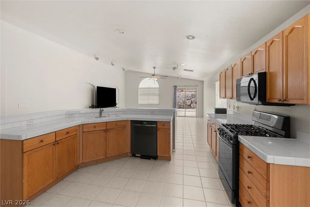 355 Island Reef, Henderson, NV 89012