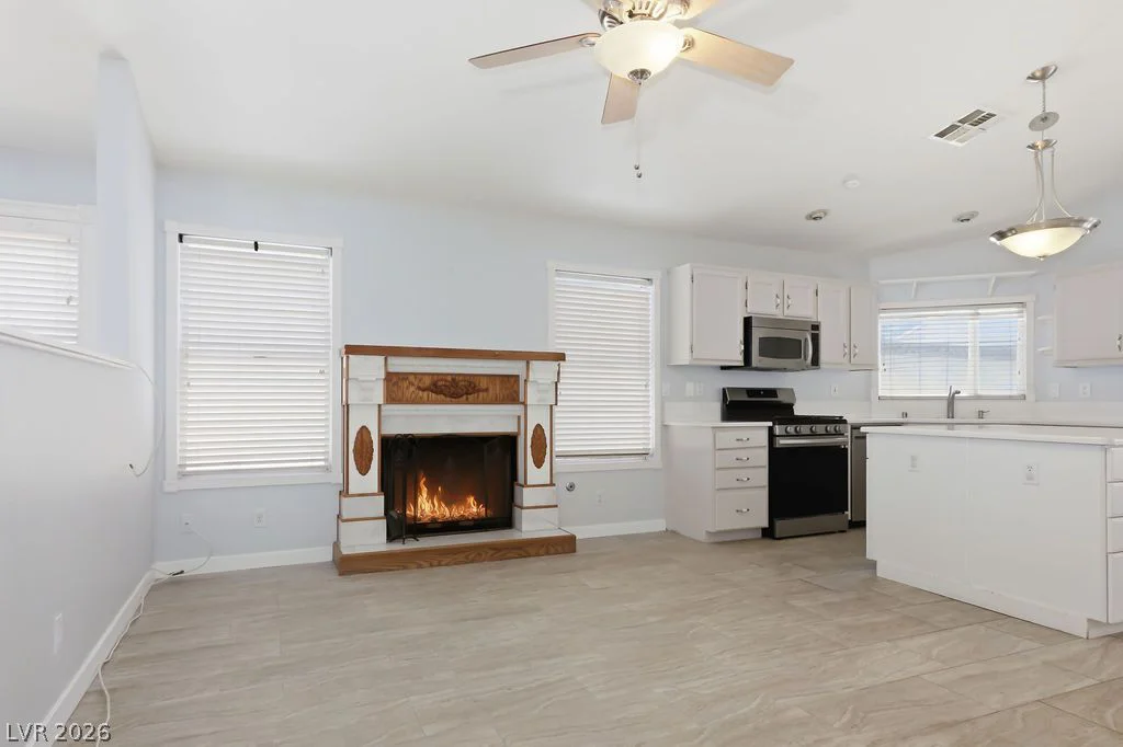 8220 James Grayson, Las Vegas, NV 89145
