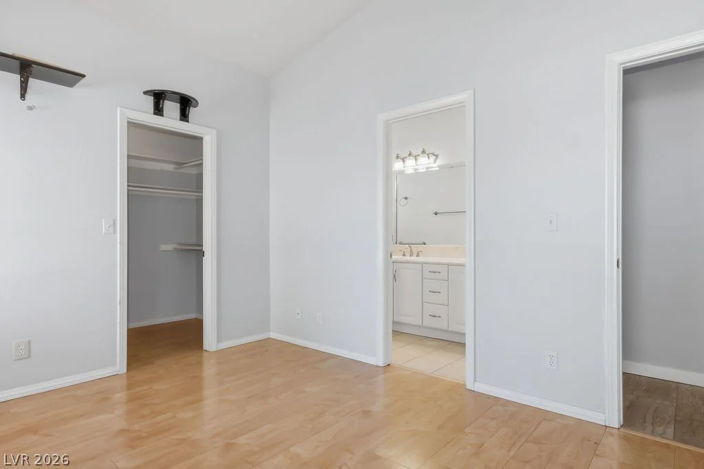 8220 James Grayson, Las Vegas, NV 89145