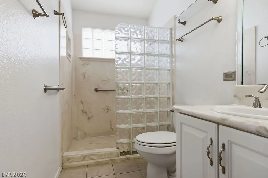 8220 James Grayson, Las Vegas, NV 89145