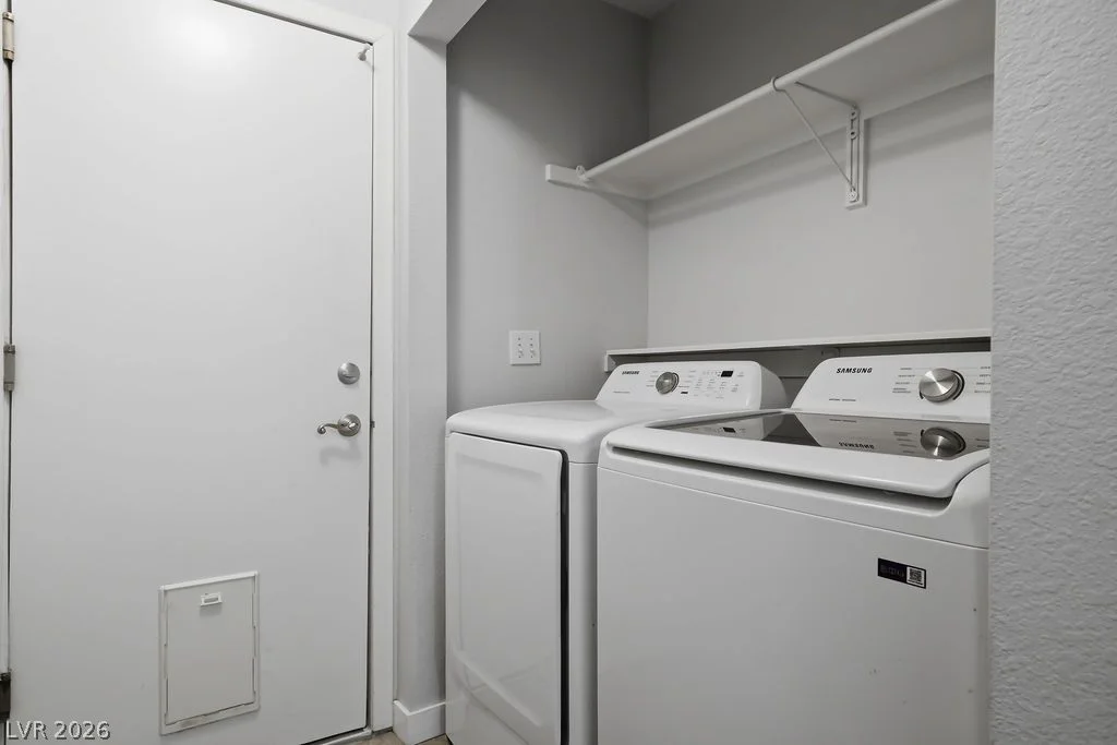 8220 James Grayson, Las Vegas, NV 89145