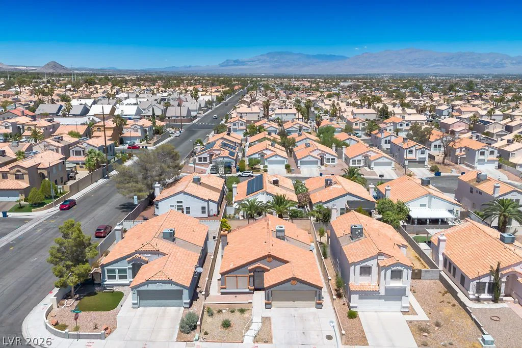 8220 James Grayson, Las Vegas, NV 89145