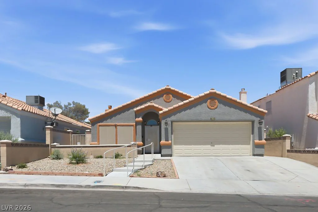 8220 James Grayson, Las Vegas, NV 89145