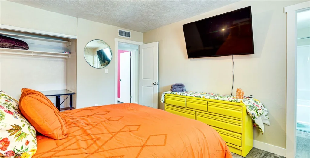 3247 Greenbriar, Las Vegas, NV 89121