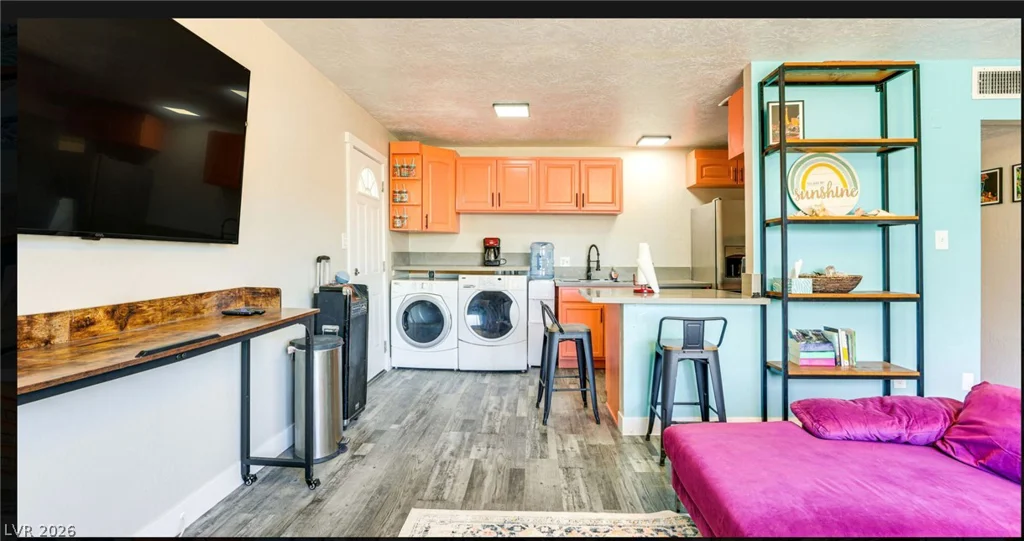 3247 Greenbriar, Las Vegas, NV 89121