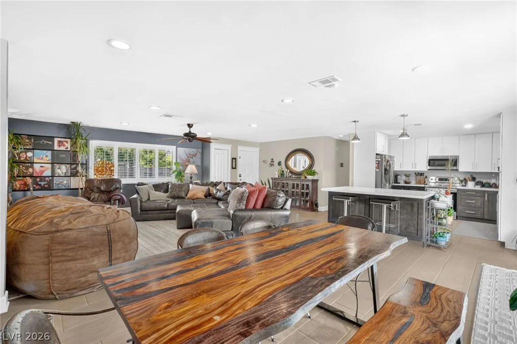 6336 Buckskin, Las Vegas, NV 89108