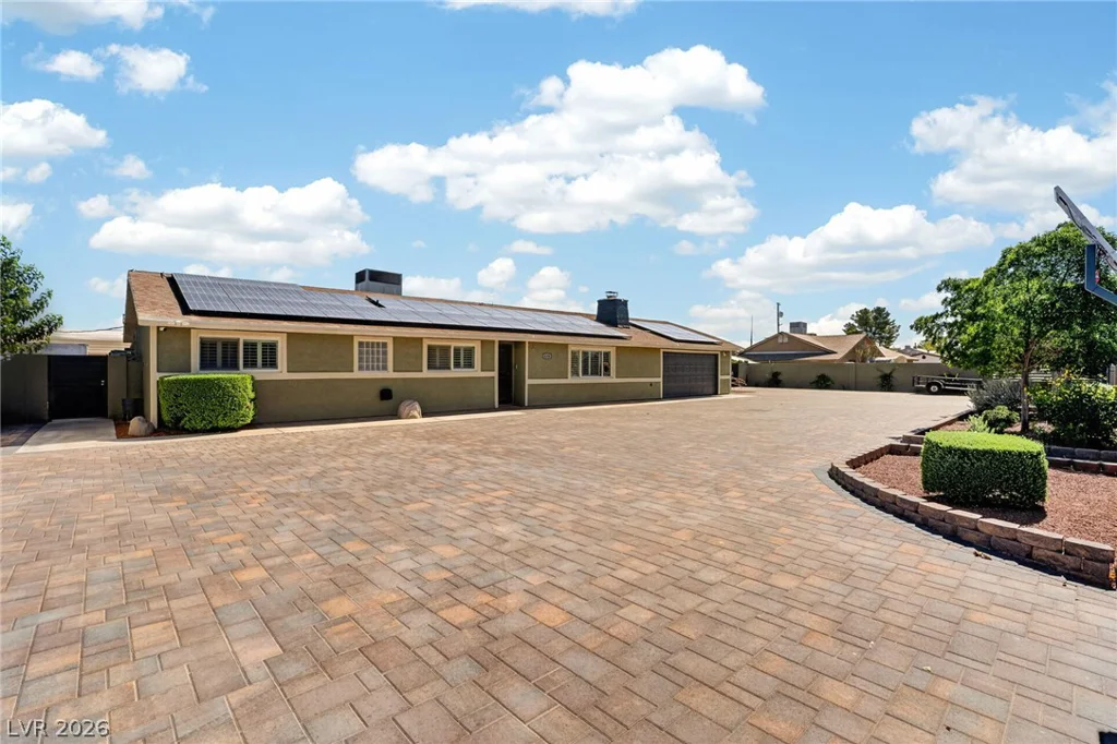 6336 Buckskin, Las Vegas, NV 89108