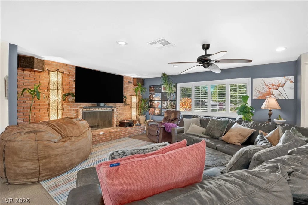 6336 Buckskin, Las Vegas, NV 89108