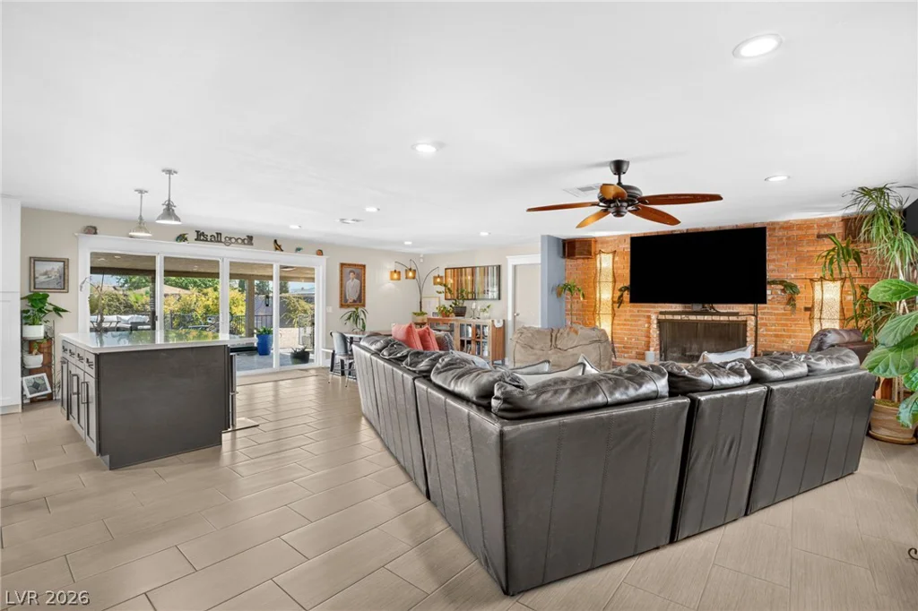 6336 Buckskin, Las Vegas, NV 89108