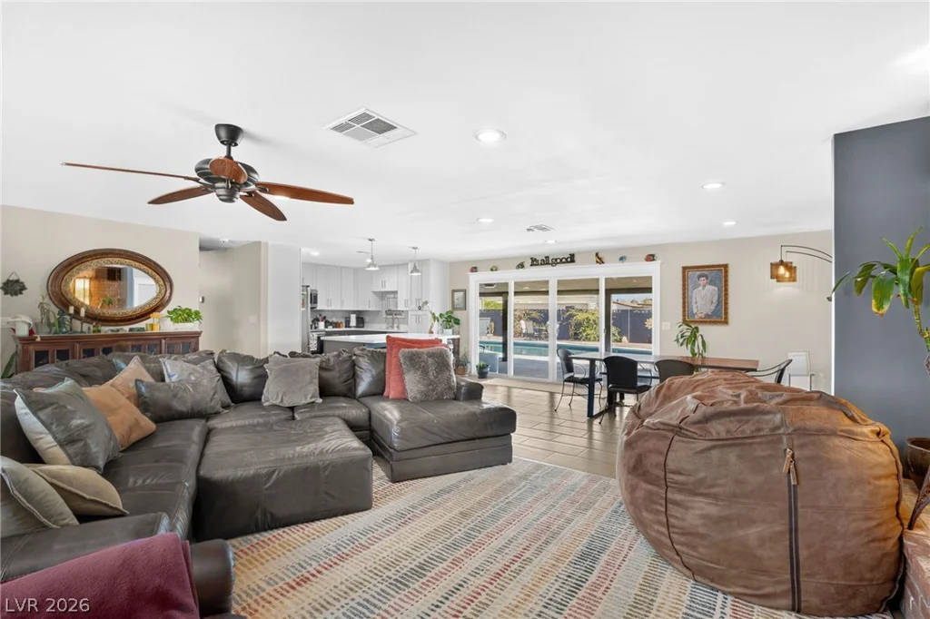 6336 Buckskin, Las Vegas, NV 89108