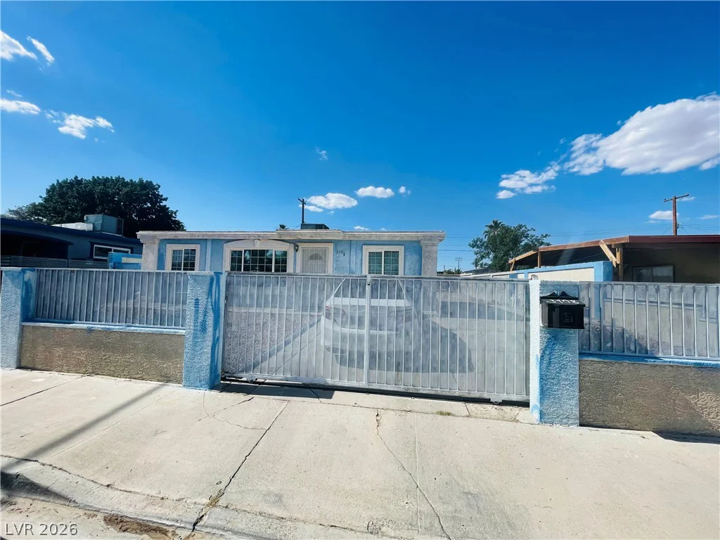 3708 Waikiki, Las Vegas, NV 89104