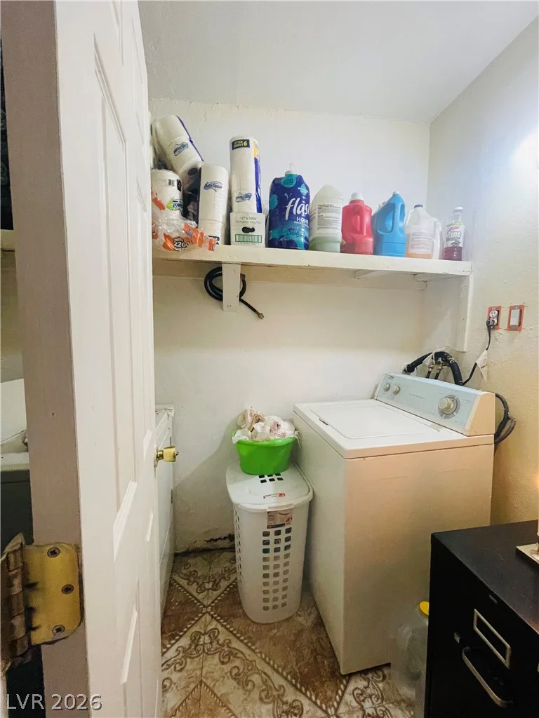 3708 Waikiki, Las Vegas, NV 89104
