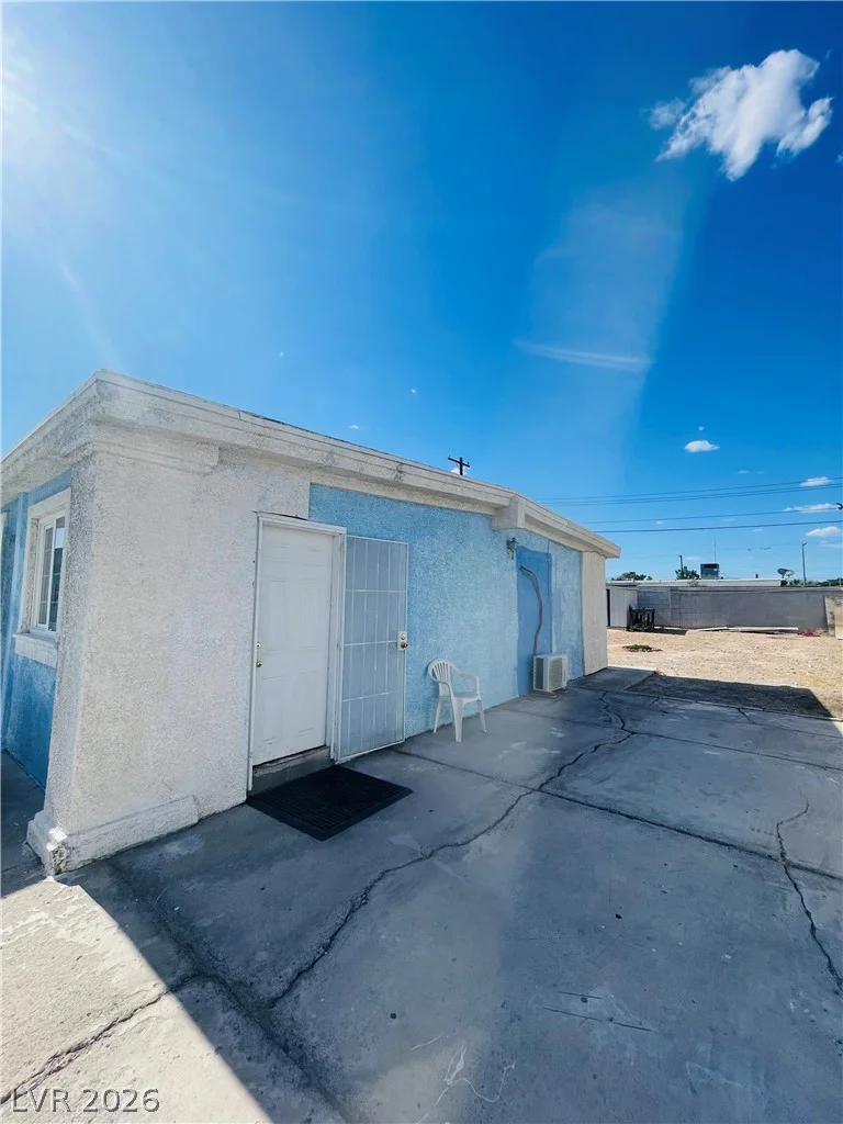 3708 Waikiki, Las Vegas, NV 89104