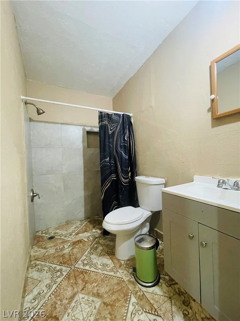 3708 Waikiki, Las Vegas, NV 89104