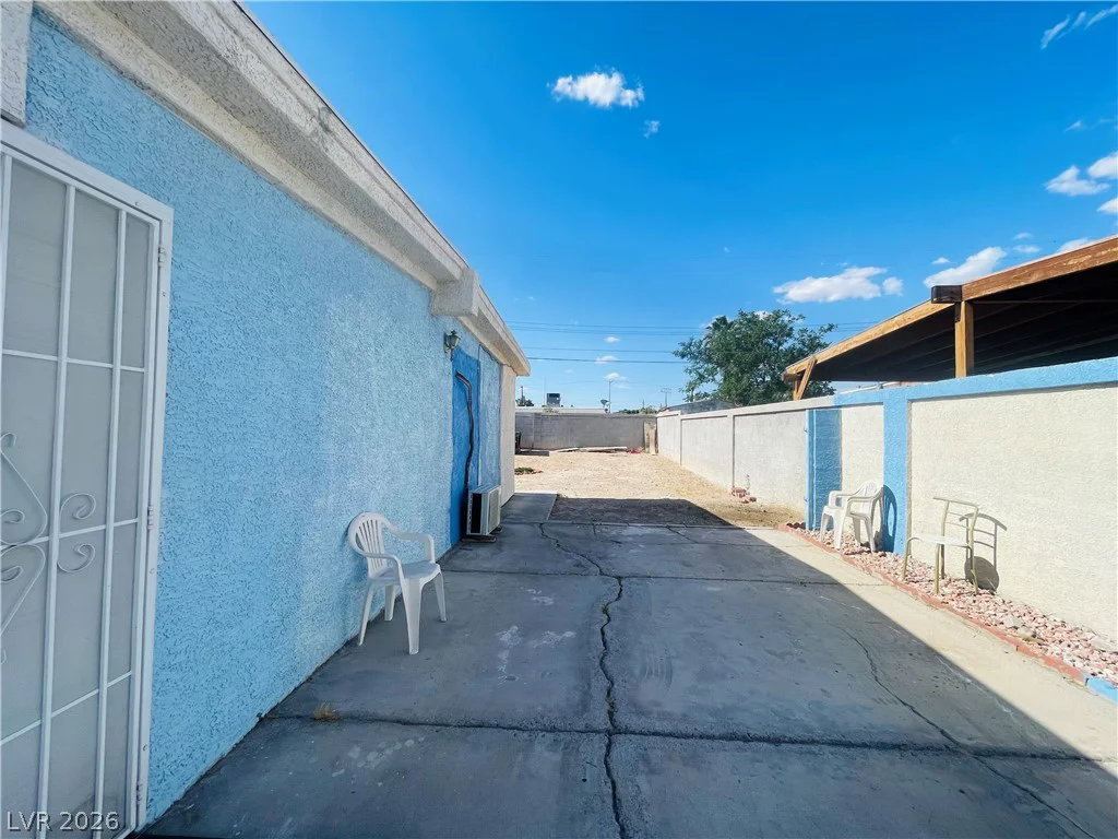 3708 Waikiki, Las Vegas, NV 89104