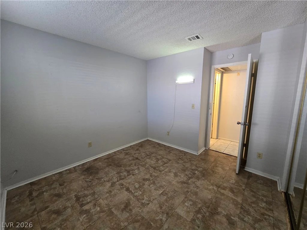 6750 Del Rey, Las Vegas, NV 89146