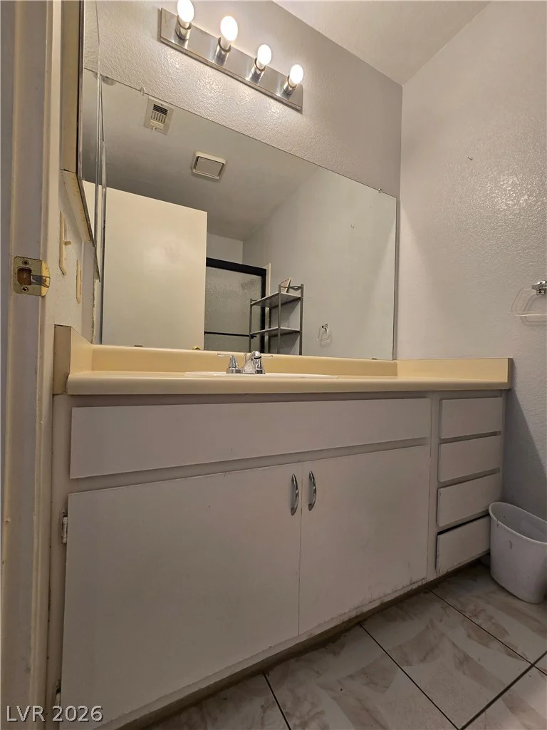 6750 Del Rey, Las Vegas, NV 89146
