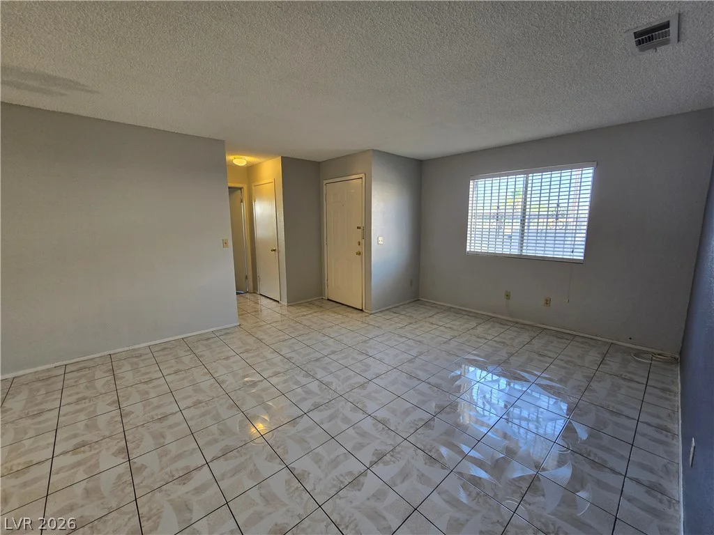 6750 Del Rey, Las Vegas, NV 89146
